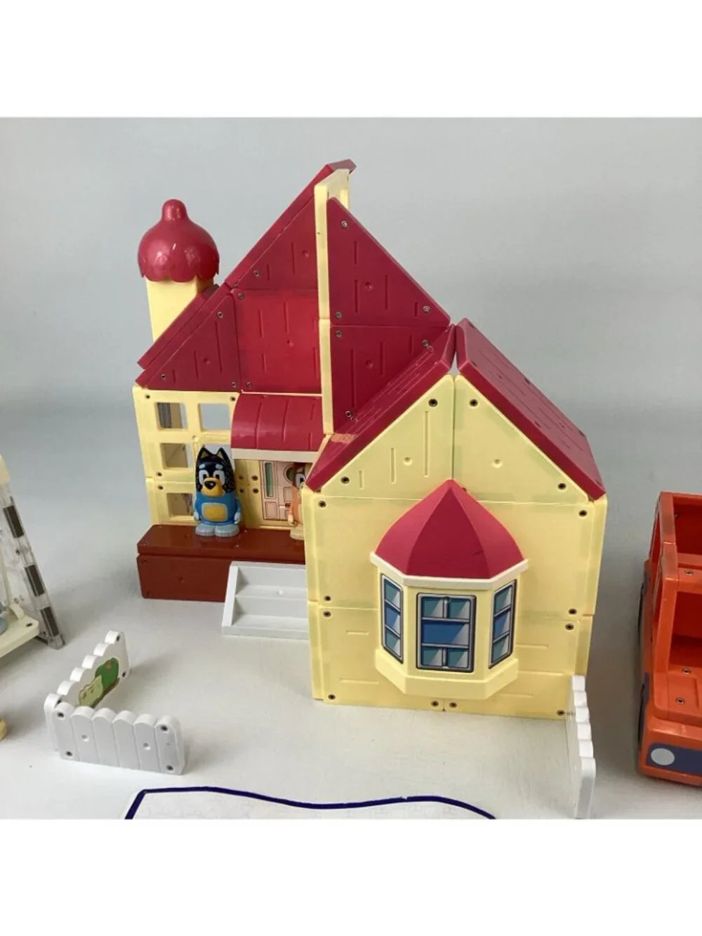 Bluey Tile Town Heeler Home Figures Magnetic Toy Instructions Moose 2024